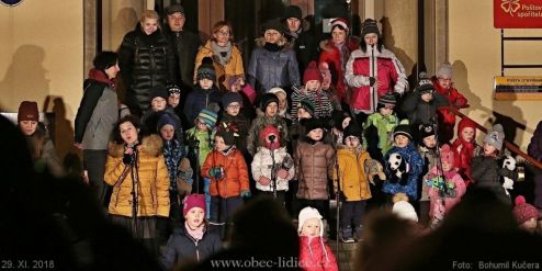 Děti nám krásně zazpívaly za podpory Marty Hanfové a Lenky Musilové