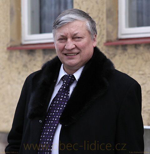 Z návštěvy pana Karpova na obecním úřadě v Lidicích
